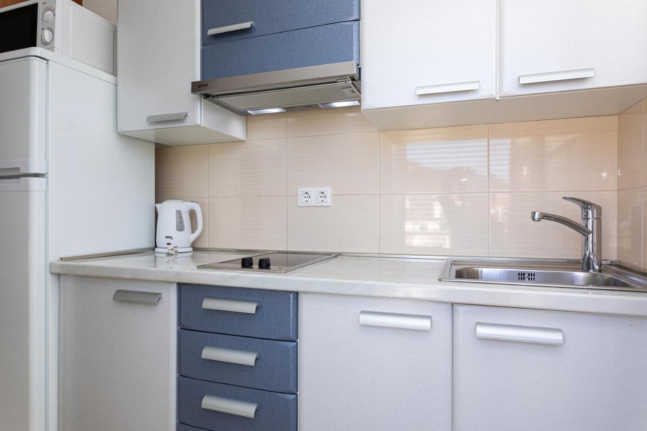 Apartments Crnekovic V Baska  Bagian luar foto