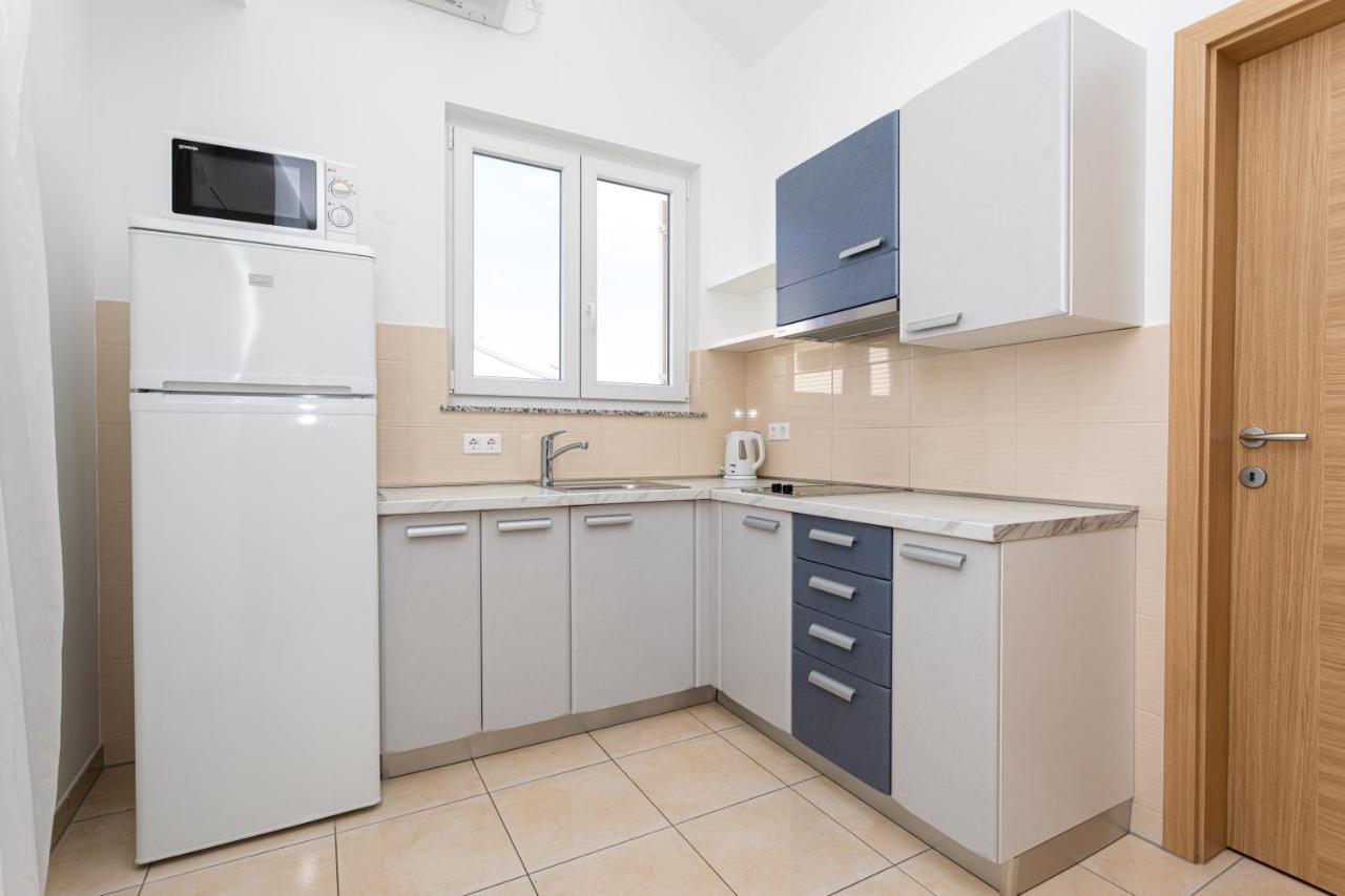 Apartments Crnekovic V Baska  Bagian luar foto